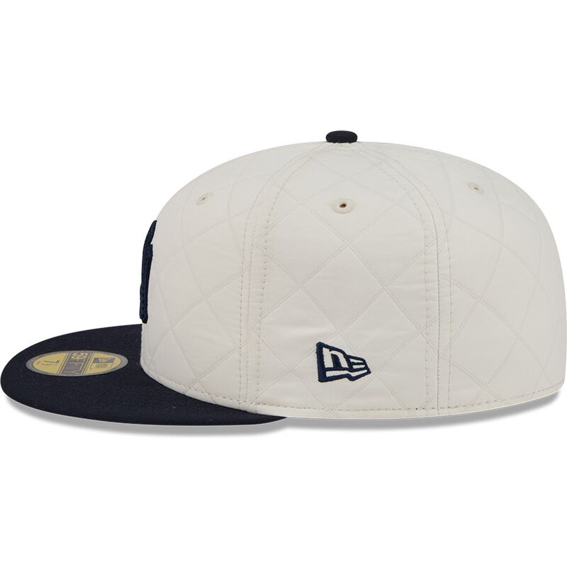 casquette-plate-blanche-et-bleue-marine-ajustee-59fifty-checkered-new-york-yankees-mlb-new-era
