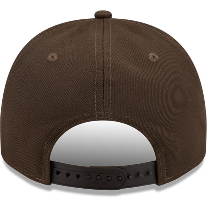 casquette-courbee-marron-snapback-9fifty-a-frame-precurved-visor-pin-chicago-white-sox-mlb-new-era casquette-courbee-marron-snapback-9fifty-a-frame-precurved-visor-pin-chicago-white-sox-mlb-new-era